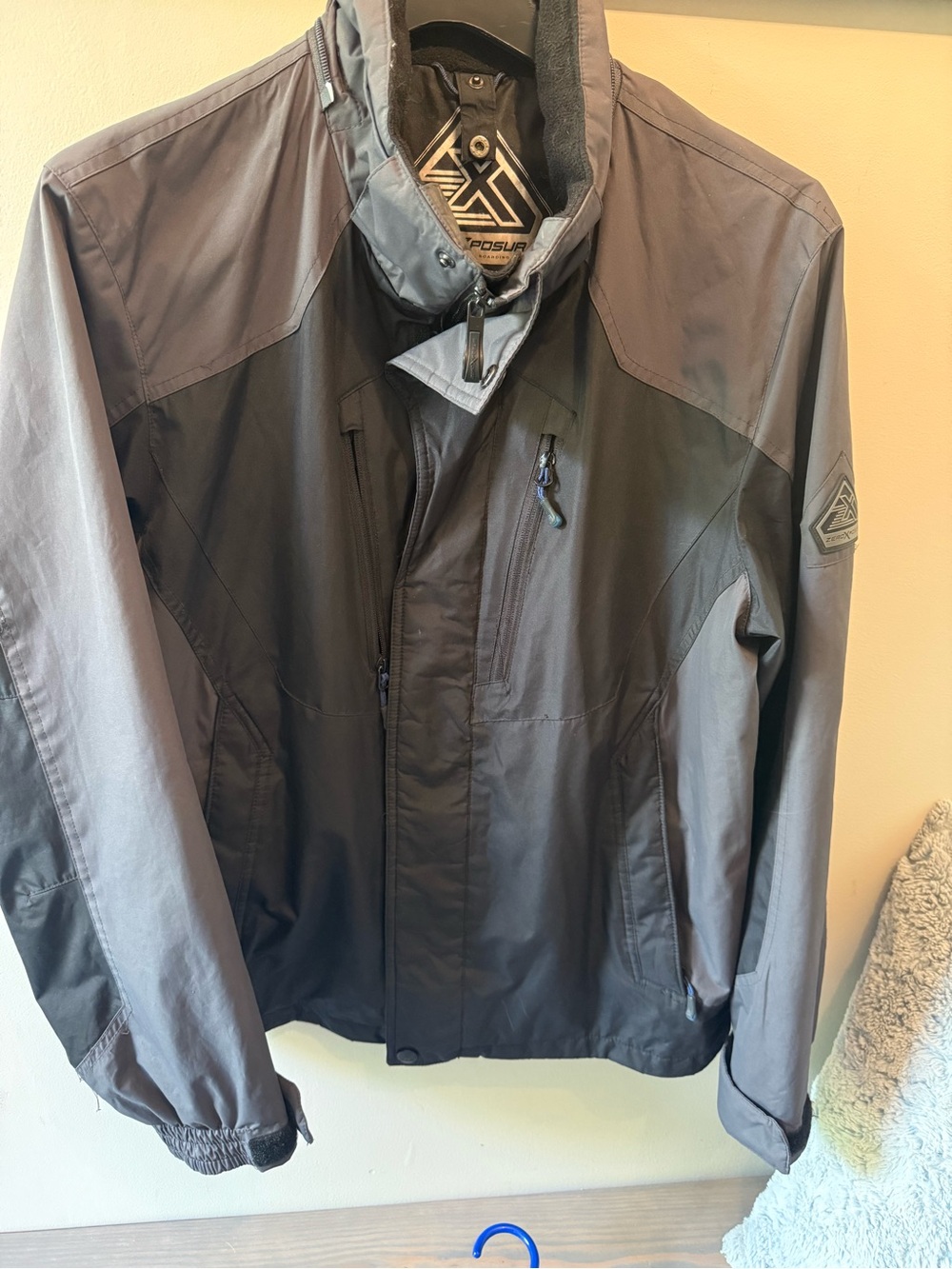 ZeroXposur Men's Two-Tone Black and Gray Raincoat